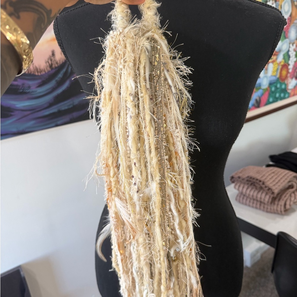 Thread locks - Ella Bella